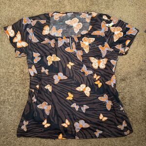 Size Large Butterfly Pattern Top
